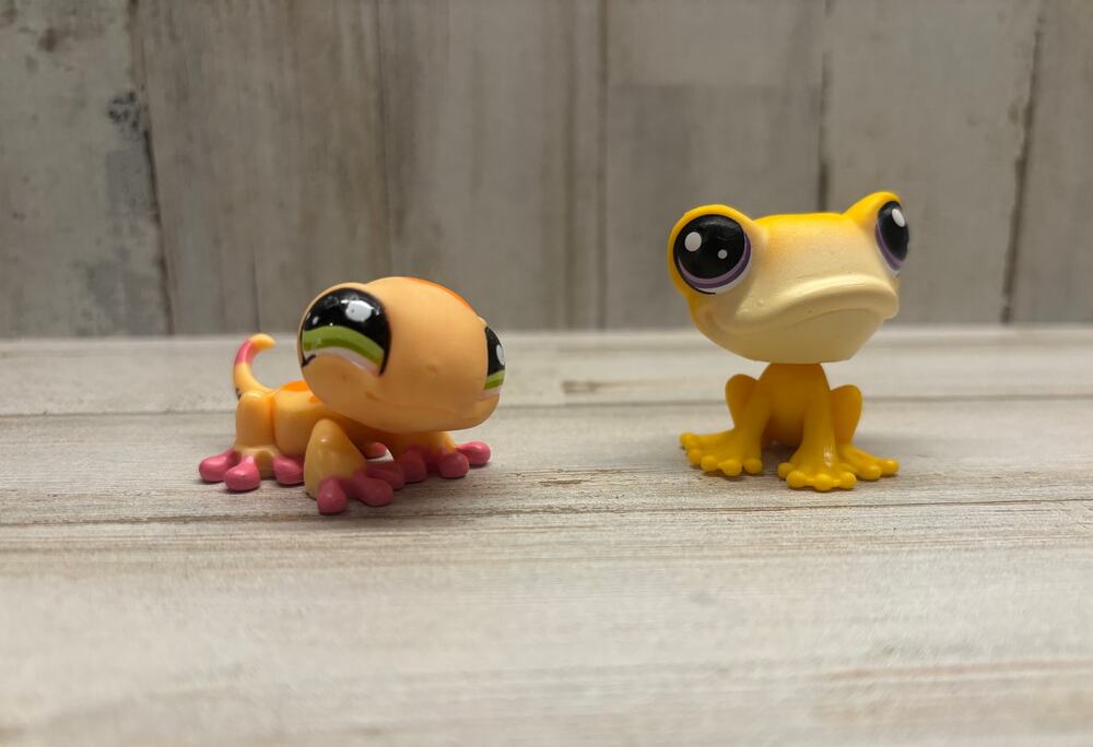 Vintage Littlest Pet Shop LPS Orange Iguana and Yellow Tree Frog EUC